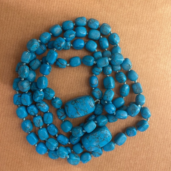 Turquoise beaded strand necklace - Picture 3 of 3